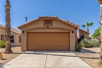 Building Photo - 748 E Potter Dr