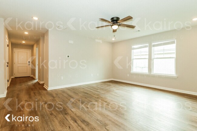 Foto del edificio - 126 Cottage Grove Rd