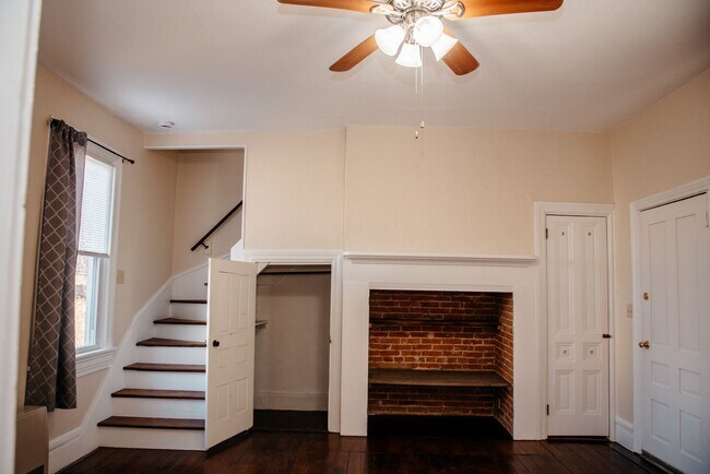 Foto del edificio - 253 E Main St