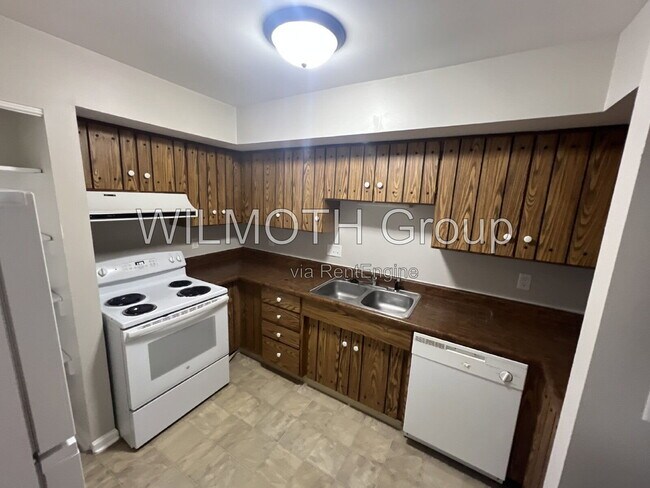 Foto del edificio - 1310 Millerwood Dr