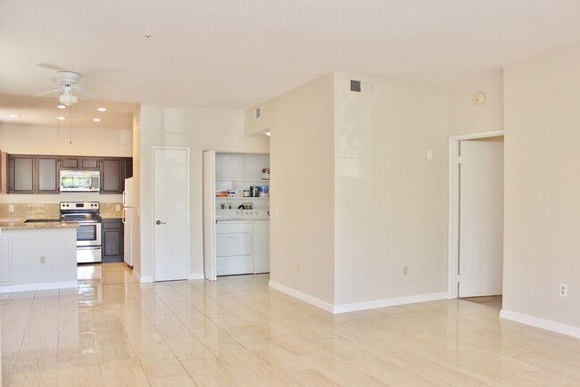 Foto del edificio - Beautiful 2B/2BA Condo in Rancho Bernardo ...