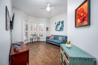 Building Photo - 488 Lakeside Ln