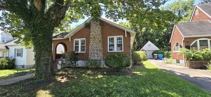 Building Photo - 3630 Roundhill Ave NW