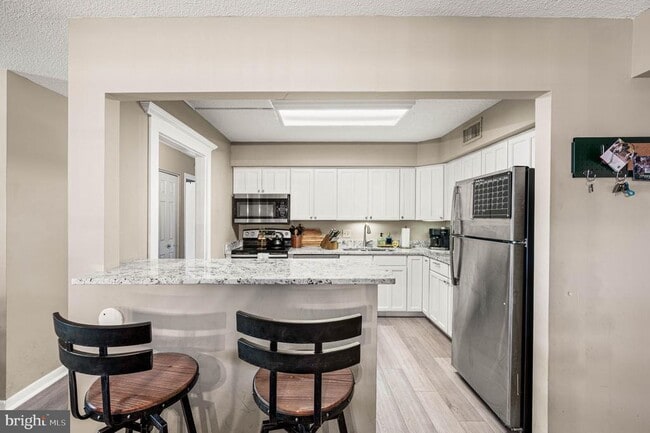 Building Photo - 11208 Valley Forge Cir