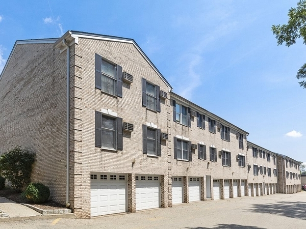 Building Photo - Coventry Square Apartments