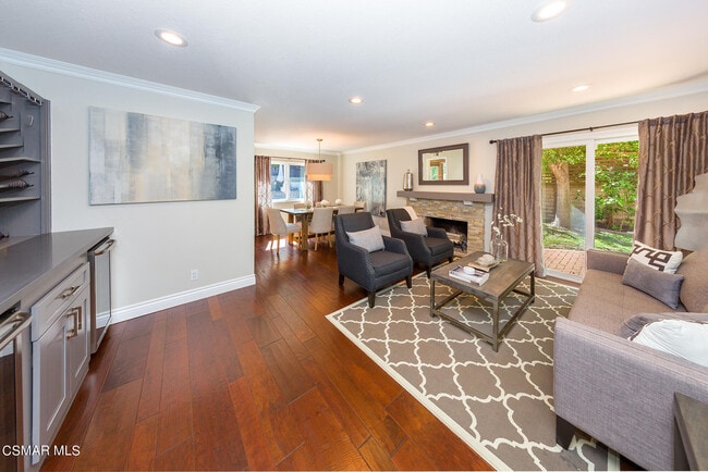 Foto del edificio - 249 Greenmeadow Dr