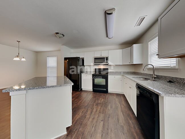 Building Photo - 270 Ranlo Ave