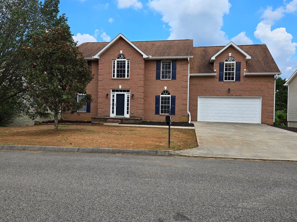 Building Photo - Powell 37849 - 4 bedroom 3.5 bath - call S...