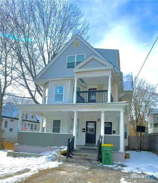 Building Photo - 261 Willow St