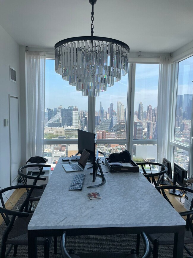 Foto del edificio - 605 W 42nd St