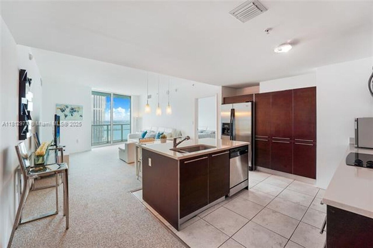 Foto principal - 1900 N Bayshore Dr