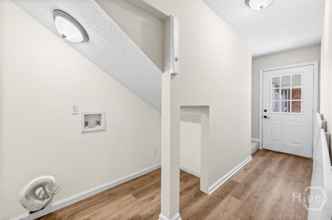 Building Photo - 1230 Estates Way