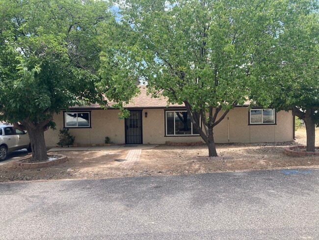 Building Photo - 2715 S Mesa Ln