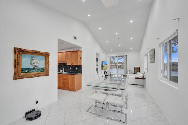 Building Photo - 5514 SW 28th Terrace