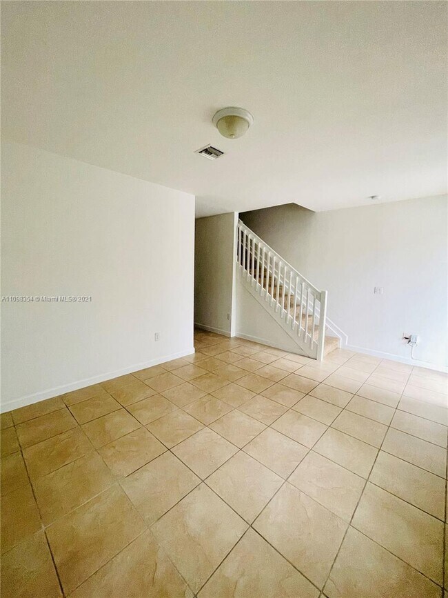 Foto del edificio - 3206 SE 6th St