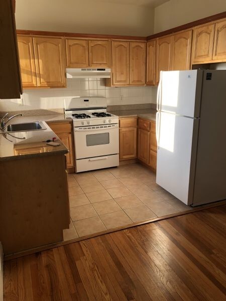 Primary Photo - Top floor 1 bedroom in Pacific Heights
