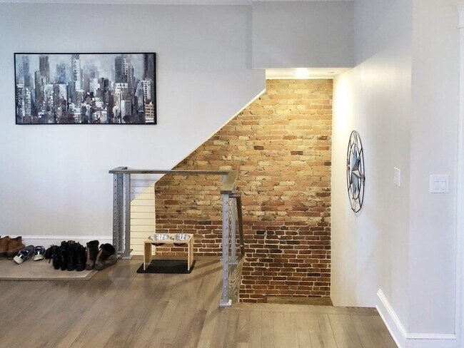 Foto del edificio - Modern & Spacious 3 BED 3 BATH in Great South Boston Neighborhood.