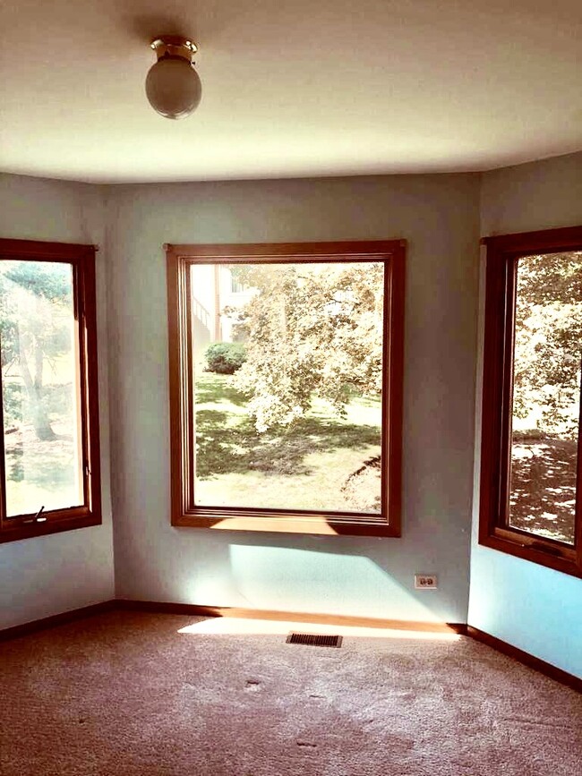 Building Photo - 130 Red Fox Ln