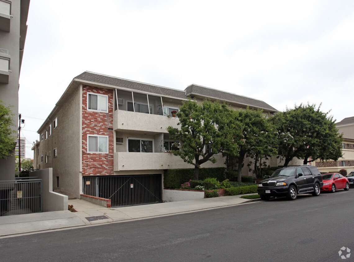 Primary Photo - 1712 Colby Ave