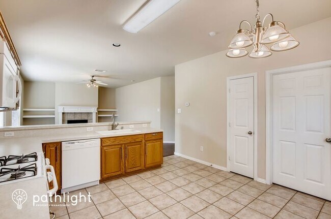 Building Photo - 3244 Silver Creek Dr