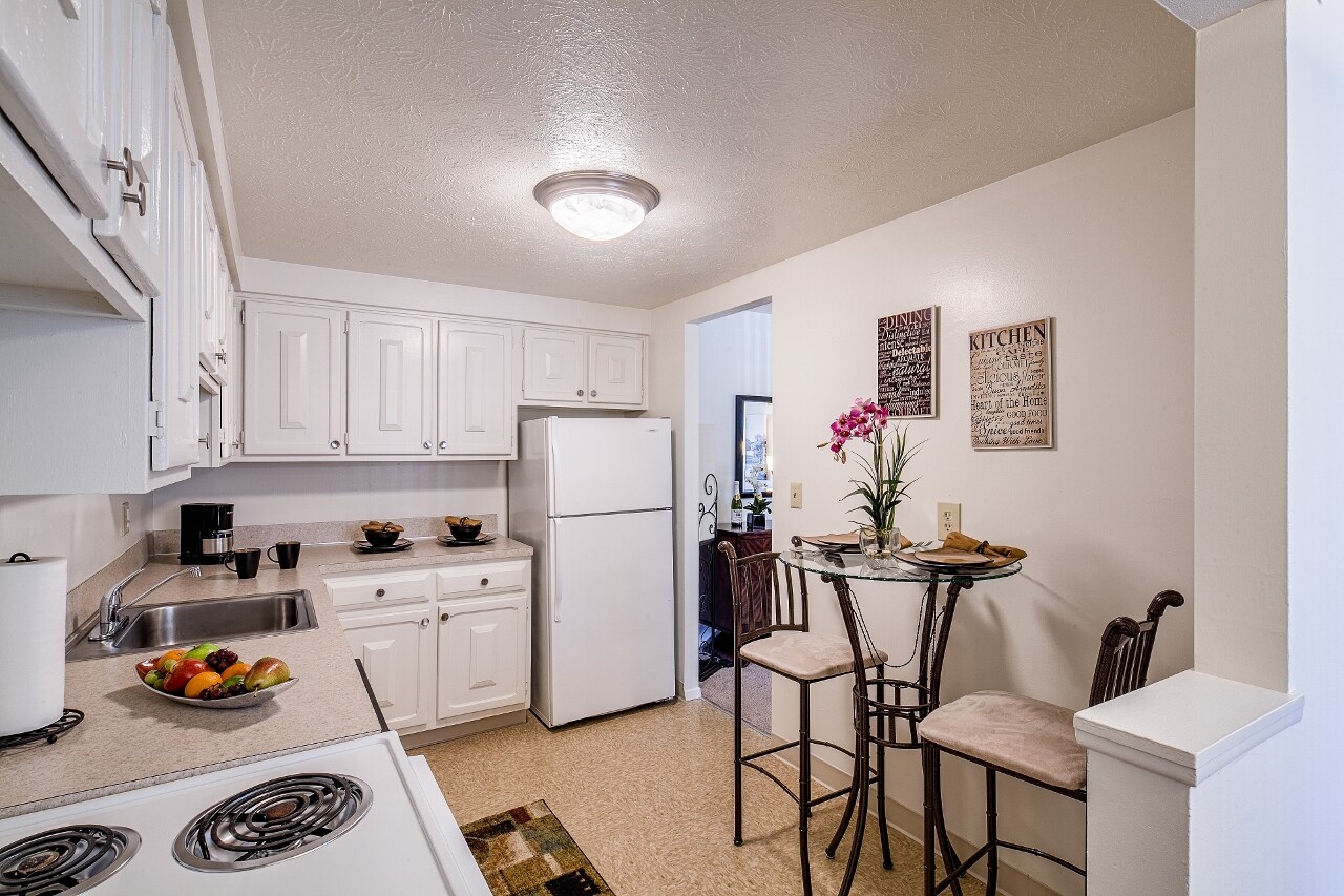 Normandy Towers Apartments – photo 4