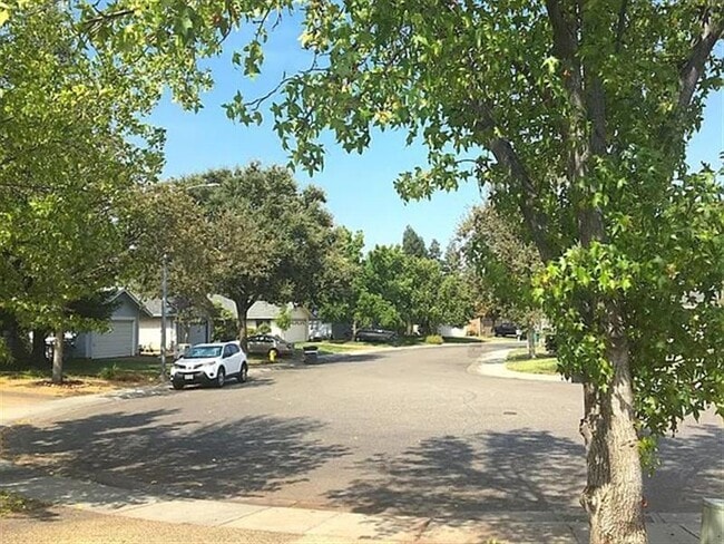 Building Photo - 9 Silkwood Way