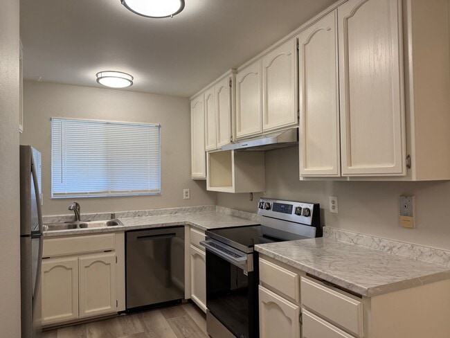 Photo - Beautiful and renovated 4 Bed 2 Bath in Sacramento! House
