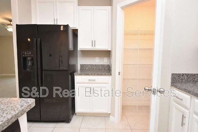 Foto del edificio - 5643 Keaton Springs Dr