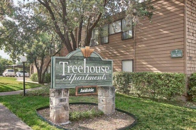 Alamo Heights Treehouse Apartments San Antonio, TX