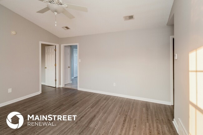 Building Photo - 10696 Pecan View Dr