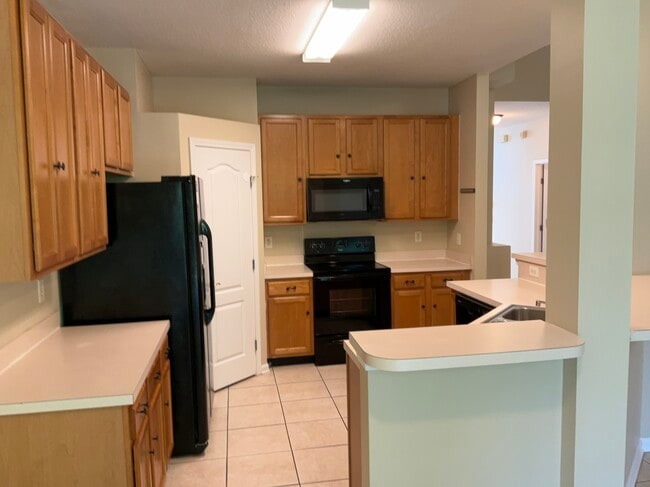 Building Photo - 1982 Protection Pt