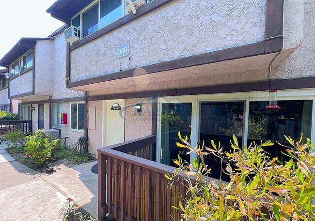 Building Photo - 348 Miraleste Dr