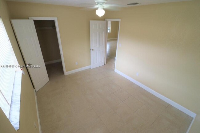 Building Photo - 4 bedroom in Miami FL 33147