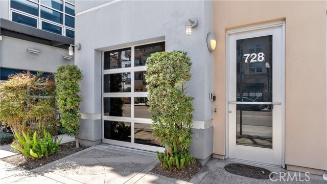 Building Photo - 728 N Santiago St