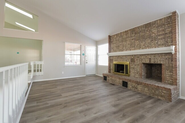 Building Photo - 15059 E Layton Pl