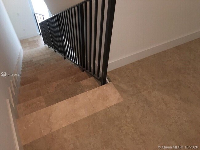 Foto del edificio - 3502 NE 166th St