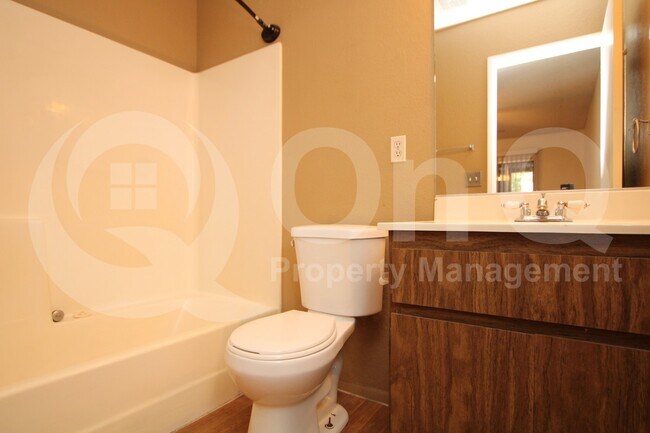 Building Photo - 330 W Tonopah Dr