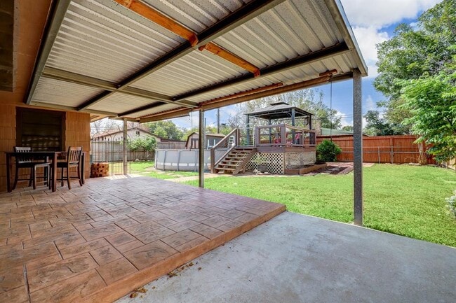 Building Photo - 5819 Anaqua Dr