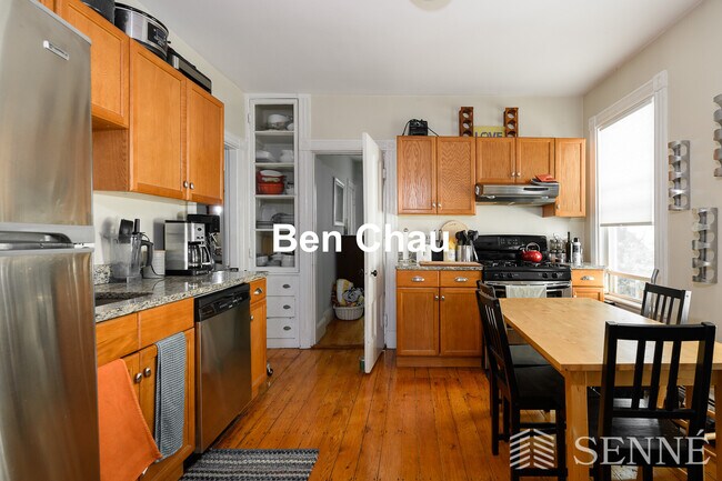 Building Photo - 48 Eustis St