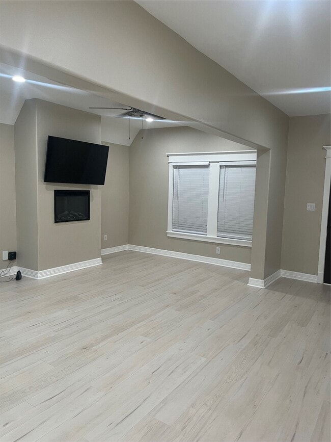Building Photo - 23030 S Oak Dr