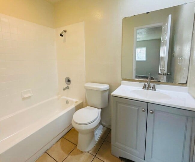 Building Photo - 11758 Spring Song Dr