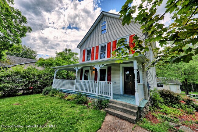 Building Photo - 153 Bross St