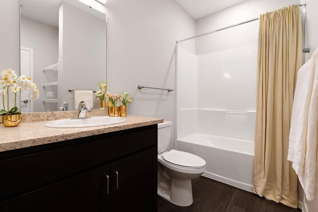 Building Photo - Tigris Tower