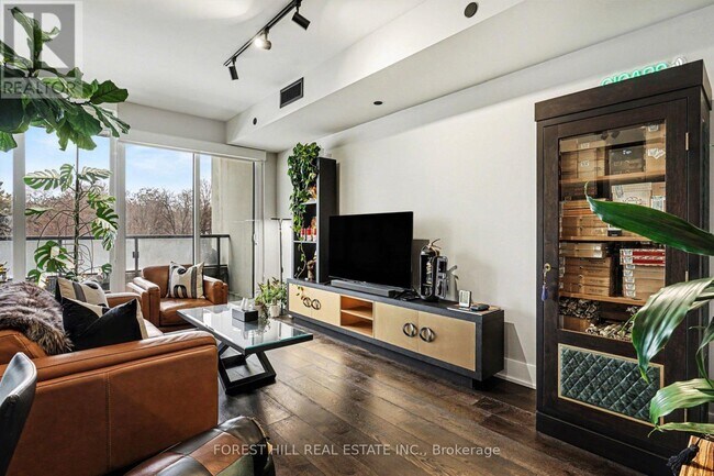 Photo du bâtiment - 3018 Yonge St