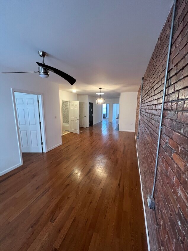 Primary Photo - 592 Nostrand Ave