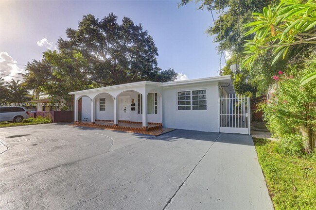 Foto del edificio - 6410 SW 2nd St