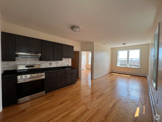 Building Photo - 1007 Avenue C