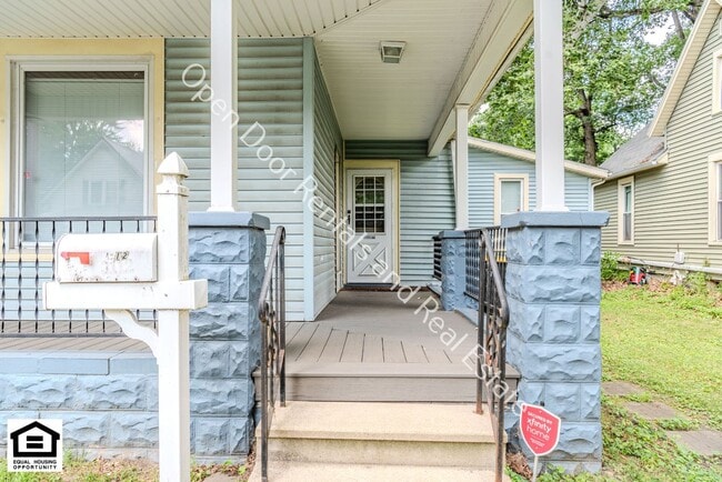 Building Photo - 3112 Thompson Ave