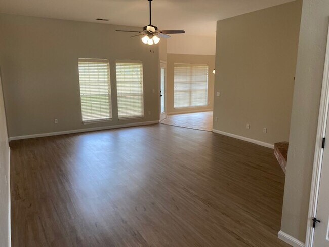 Foto del edificio - Super Clean Home in Stonebrook at Coffee Creek