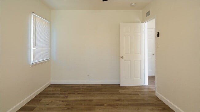 Foto del edificio - 1624 E Cedar St